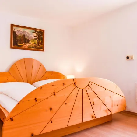 Beautiful Luxurious In The Middle Of The Glass City Rattenberg *