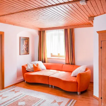 Beautiful Luxurious In The Middle Of The Glass City Rattenberg