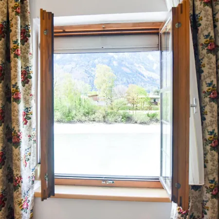 Апартаменты Beautiful Luxurious In The Middle Of The Glass City Rattenberg